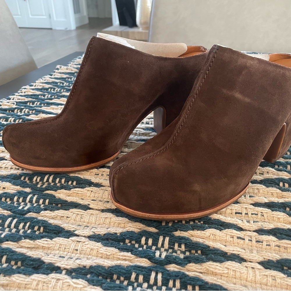Kork-ease clogs size 9